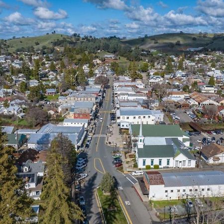 Romantic Victorian Getaway The Fox Hotel Sutter Creek Exterior photo