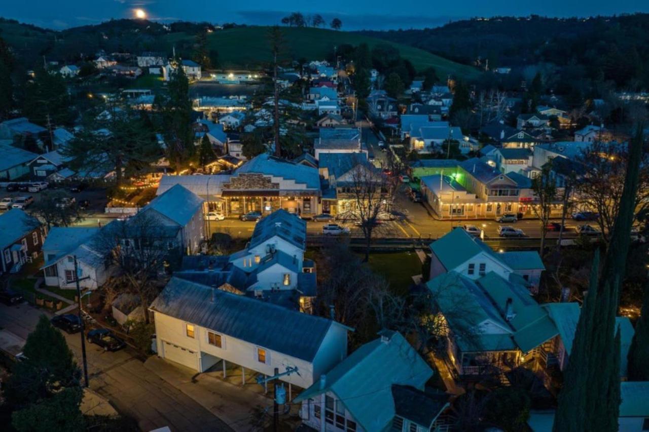 Romantic Victorian Getaway The Fox Hotel Sutter Creek Exterior photo